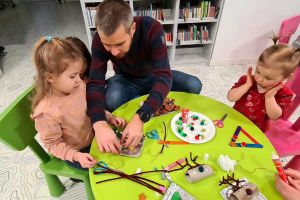 Małe rączki tworzą święta - warsztaty mikołajkowe