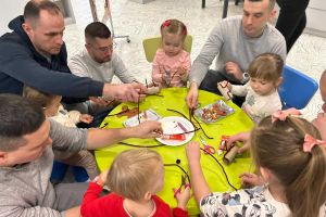 Małe rączki tworzą święta - warsztaty mikołajkowe