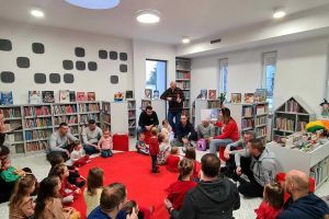 Małe rączki tworzą święta - warsztaty mikołajkowe
