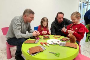 Małe rączki tworzą święta - warsztaty mikołajkowe