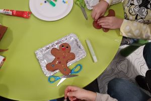 Małe rączki tworzą święta - warsztaty mikołajkowe