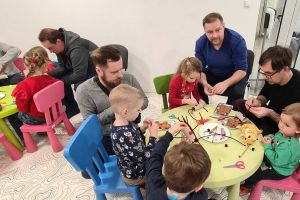 Małe rączki tworzą święta - warsztaty mikołajkowe