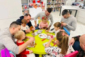 Małe rączki tworzą święta - warsztaty mikołajkowe