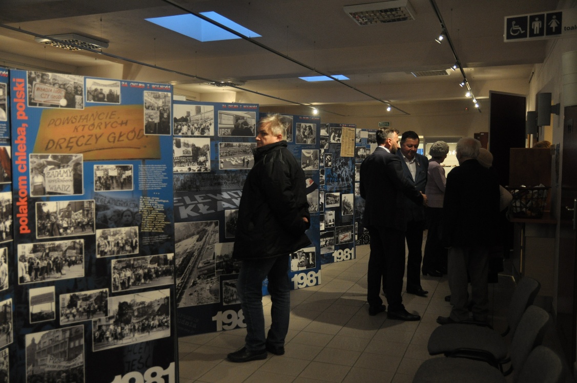 Otwarcie wystawy dokumentalnej poświęconej NSZZ "SOLIDARNOŚĆ" pt. "Za chleb i Wolność".