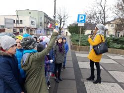 Uczniowie klasy 1a uczestniczą w programie edukacji...