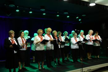 Koncert pt. "Kolędy po nowemu" w wykonaniu zespółu śpiewaczego seniorów "Marzyciele".