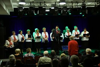 Koncert pt. "Kolędy po nowemu" w wykonaniu zespółu śpiewaczego seniorów "Marzyciele".