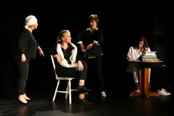 Spektakl Teatru Hurragram pt. „Scenariusz dla 3”.