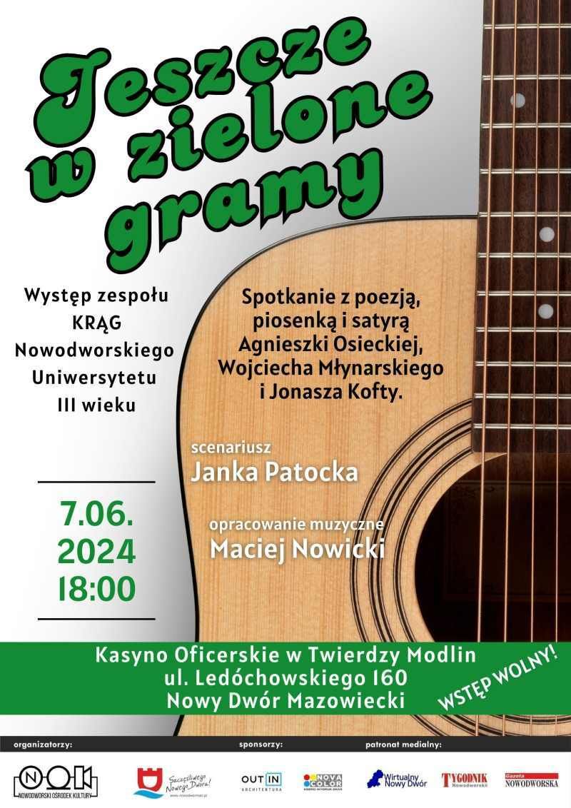 Brązowa gitara klasyczna.