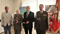 W środku odznaczeni - kpt. Ryszard Gołąb, dr Ryszard Stefaniak (ppor. rez. WP).