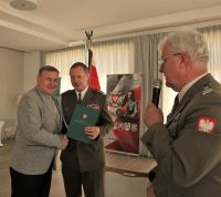 Płk Alfred Kabata ze Zbigniewem Czaplickim - reprezentującym Marszałka Województwa Mazowieckiego.