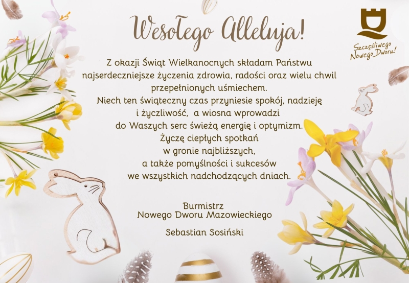 Dwa zajączki, pisanka, żonkile i krokusy.