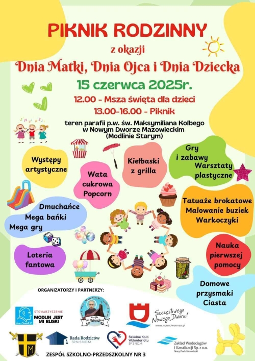 Trójka śpiewających dzieci. Ośmioro dzieci stojących w koło, trzymających się za ręce. Ciasteczka, popcorn, wata cukrowa.