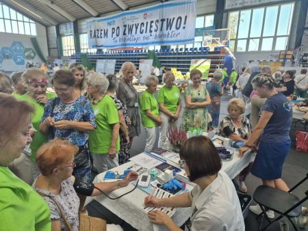 Hala sportowa, seniorzy na Senioraliach
