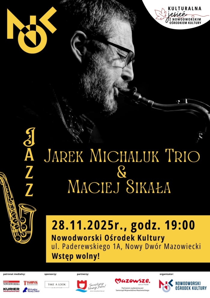 Mężczyzna gra na saksofonie.