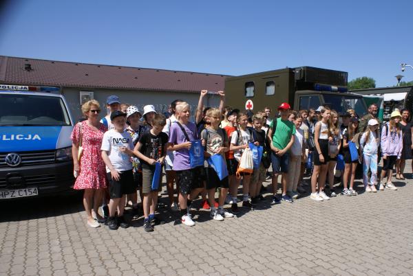 Piknik profilaktyczny dla młodzieży szkolnej z Nowego Dworu Mazowieckiego w ramach obchodów Dnia Dziecka.