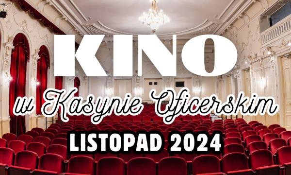 Sala z białym sufitem i beżowymi ścianami ozdobione płaskorzeźbami. Kilkaset bordowych foteli kinowych.