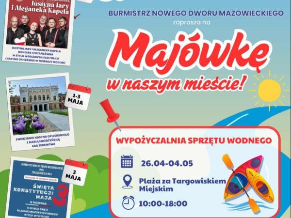 Kobieta, dziewczynka i mężczyzna na plaży przy leżaku i parasolu. Powyżej dwa kajaki.