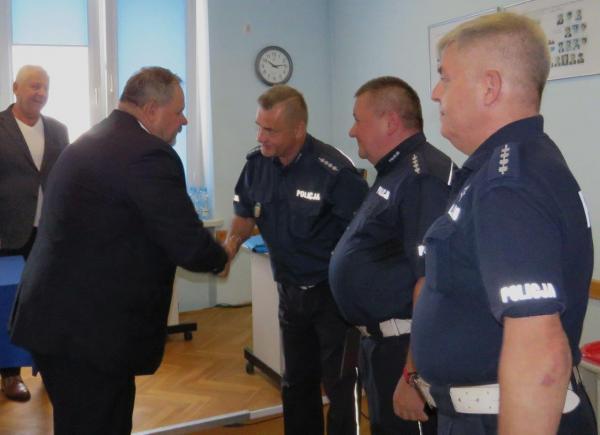 Podziękowania za piękną służbę i wspaniałą współpracę!