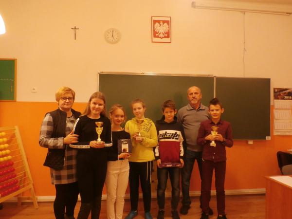 Rywalizacji warcabowej ciąg dalszy