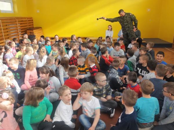 „Hałas szkodzi, cisza łagodzi” - szkolne obchody Dnia Ziemi w SP3