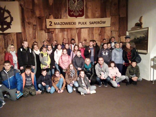 ZOR RP zorganizował uczniom nowodworskich szkół lekcję historyczno-wojskową w 2. Mazowieckim Pułku Saperów.