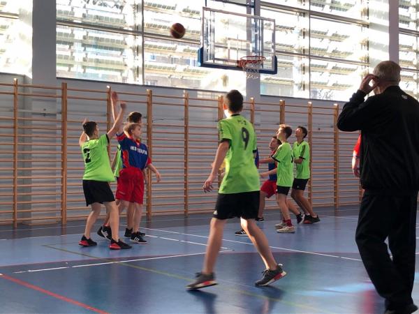 Zawody gminne w koszykówkę szkół podstawowych