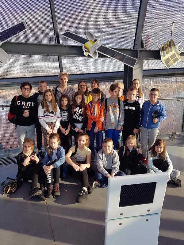 SP 1 z wizytą w Planetarium
