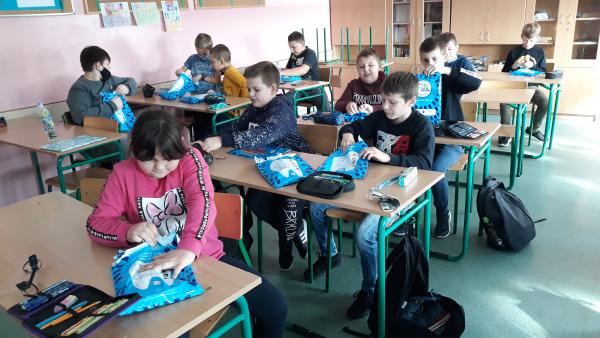 Uczniowie Zespołu Szkolno-Przedszkolnego nr 3 uczestniczą w programie "Dziel się Uśmiechem".