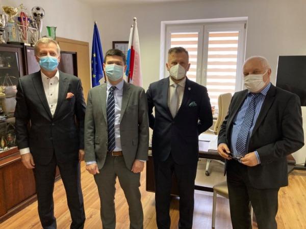 Szansa na rozwój – Burmistrz Nowego Dworu rozmawia o przyszłości portu lotniczego Warszawa - Modlin