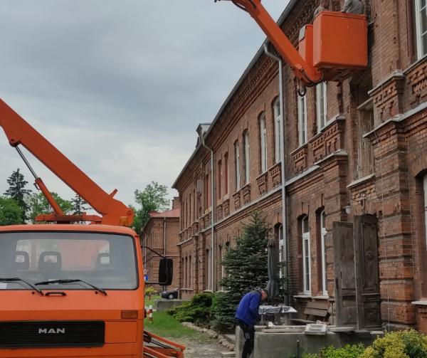 Remonty caraków w Modlinie Twierdzy.